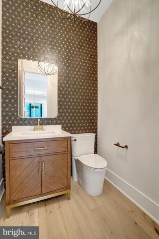 2816 N JEFFERSON ST, Arlington, VA 22207