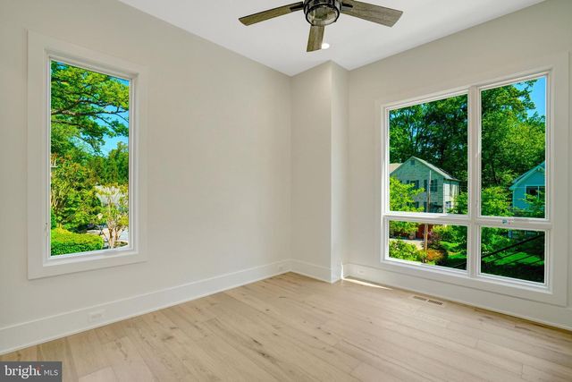 2816 N JEFFERSON ST, Arlington, VA 22207