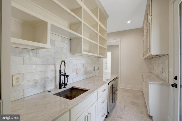 2816 N JEFFERSON ST, Arlington, VA 22207