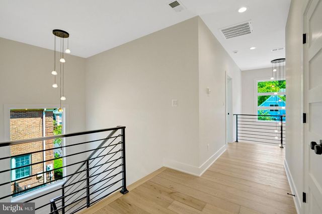 2816 N JEFFERSON ST, Arlington, VA 22207