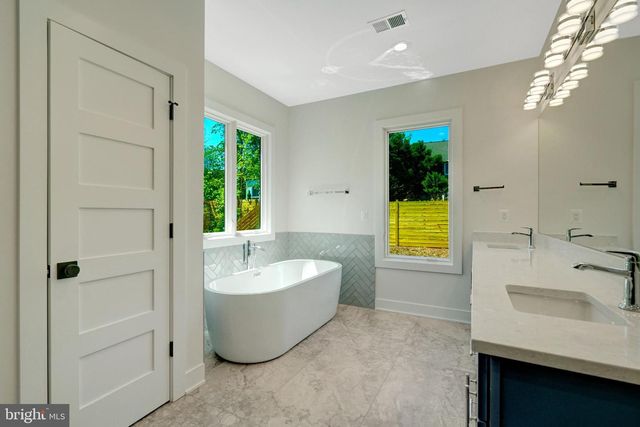 2816 N JEFFERSON ST, Arlington, VA 22207
