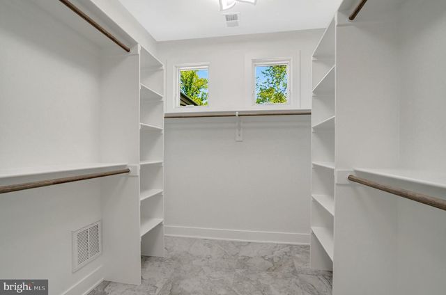 2816 N JEFFERSON ST, Arlington, VA 22207
