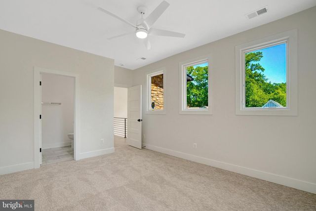 2816 N JEFFERSON ST, Arlington, VA 22207