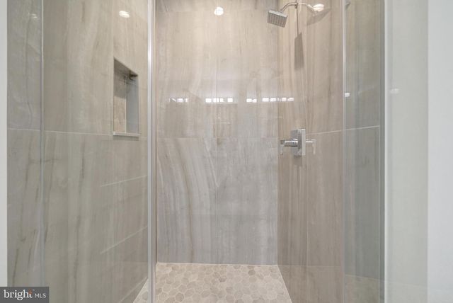 2816 N JEFFERSON ST, Arlington, VA 22207