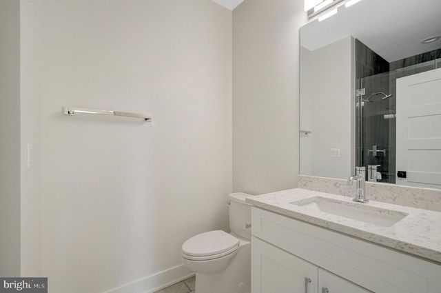 2816 N JEFFERSON ST, Arlington, VA 22207