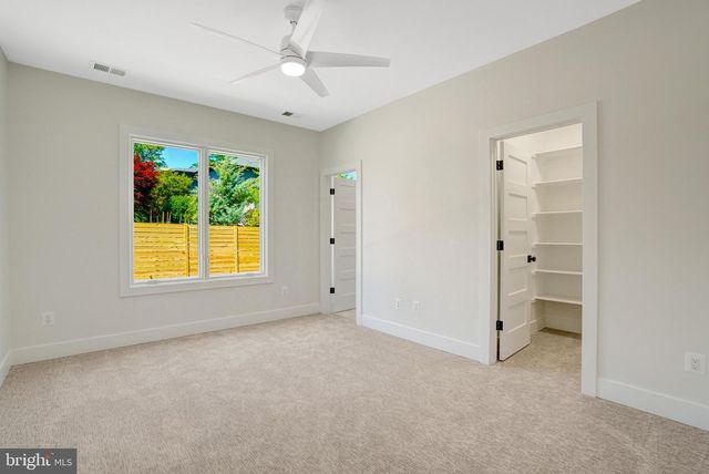 2816 N JEFFERSON ST, Arlington, VA 22207