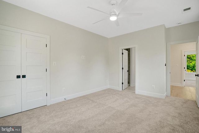 2816 N JEFFERSON ST, Arlington, VA 22207