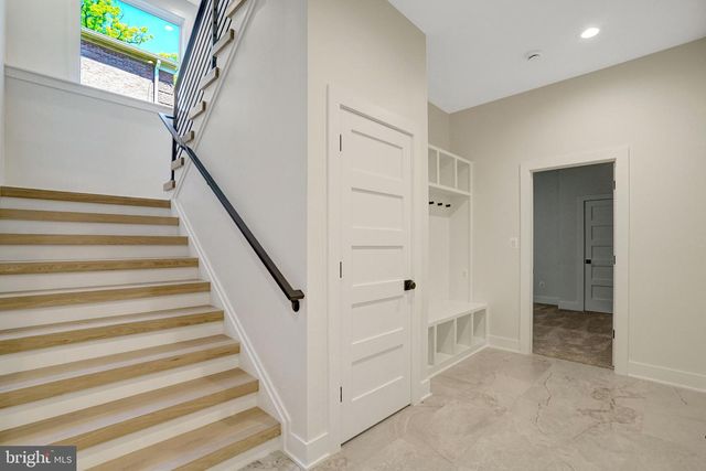 2816 N JEFFERSON ST, Arlington, VA 22207