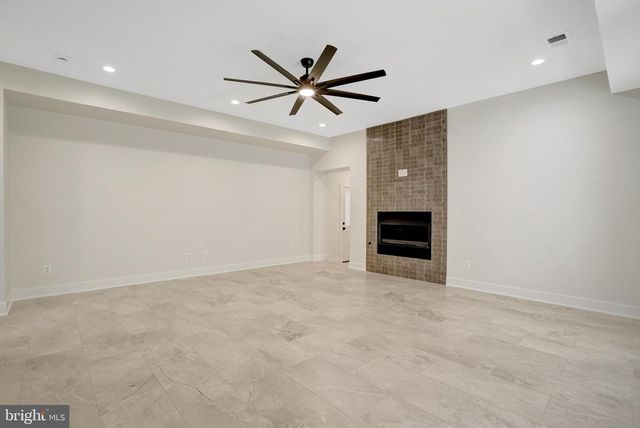 2816 N JEFFERSON ST, Arlington, VA 22207