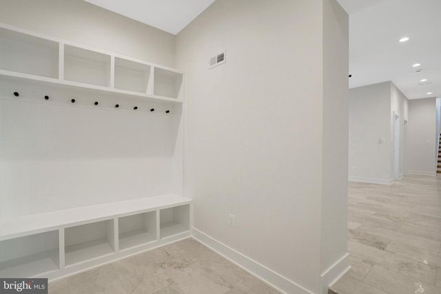 2816 N JEFFERSON ST, Arlington, VA 22207