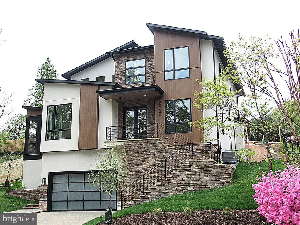 2816 N JEFFERSON ST, Arlington, VA 22207