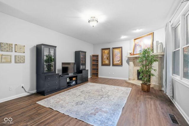 4335 Riverbirch Run, Zionsville, IN 46077