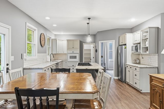 4335 Riverbirch Run, Zionsville, IN 46077