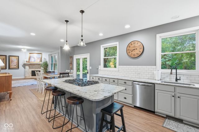4335 Riverbirch Run, Zionsville, IN 46077