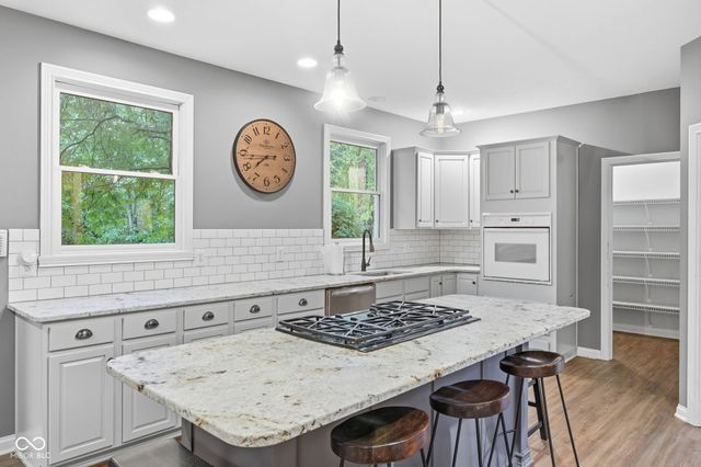 4335 Riverbirch Run, Zionsville, IN 46077