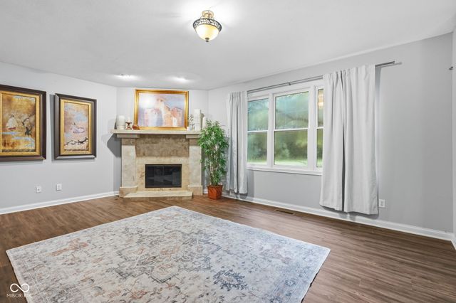 4335 Riverbirch Run, Zionsville, IN 46077