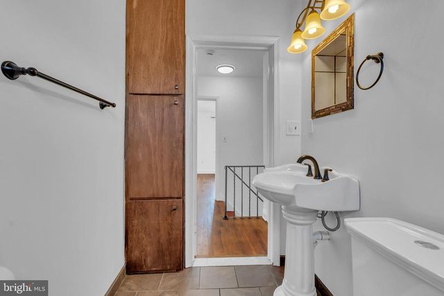 1948 QUENTIN, Dundalk, MD 21222