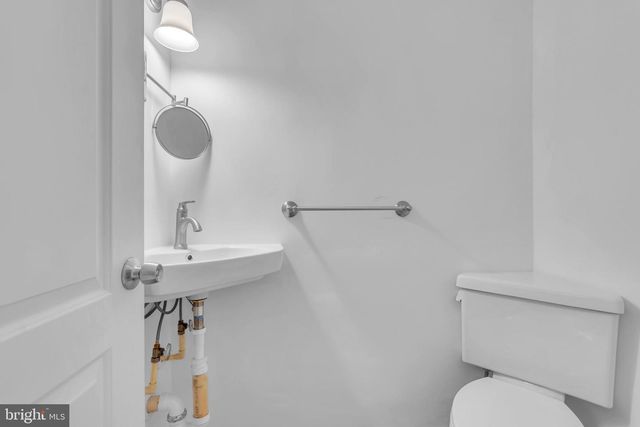 1948 QUENTIN, Dundalk, MD 21222