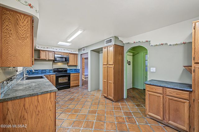 9282 E Indio Place, Tucson, AZ 85749