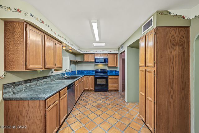 9282 E Indio Place, Tucson, AZ 85749