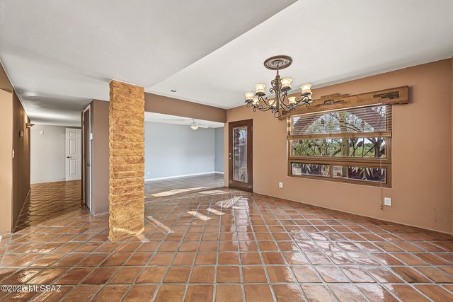 9282 E Indio Place, Tucson, AZ 85749