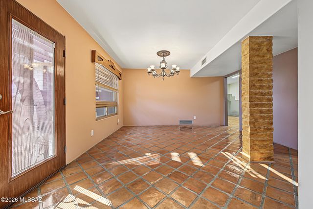 9282 E Indio Place, Tucson, AZ 85749