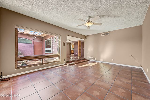 9282 E Indio Place, Tucson, AZ 85749