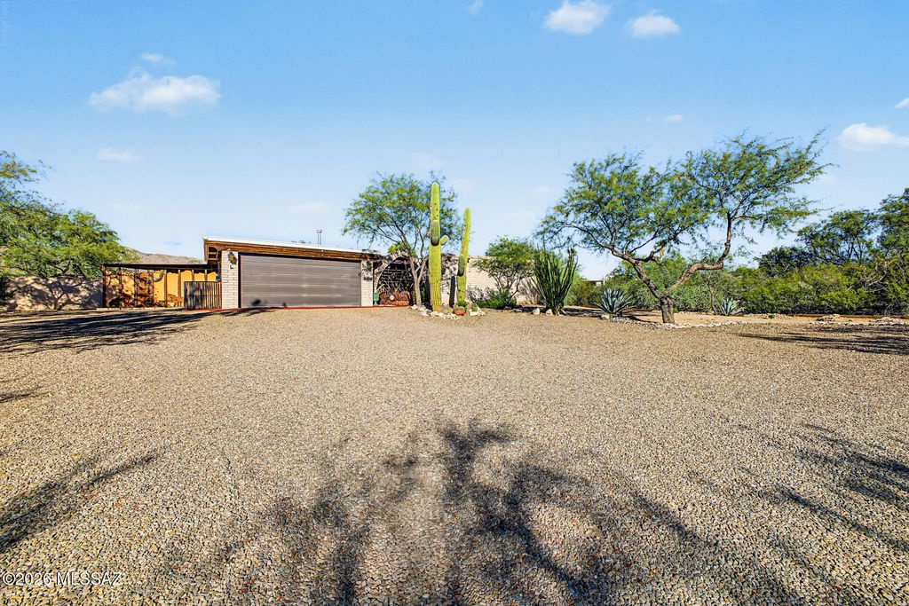 9282 E Indio Place, Tucson, AZ 85749