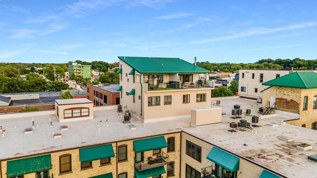 110 N Harbor 310, Grand Haven, MI 49417