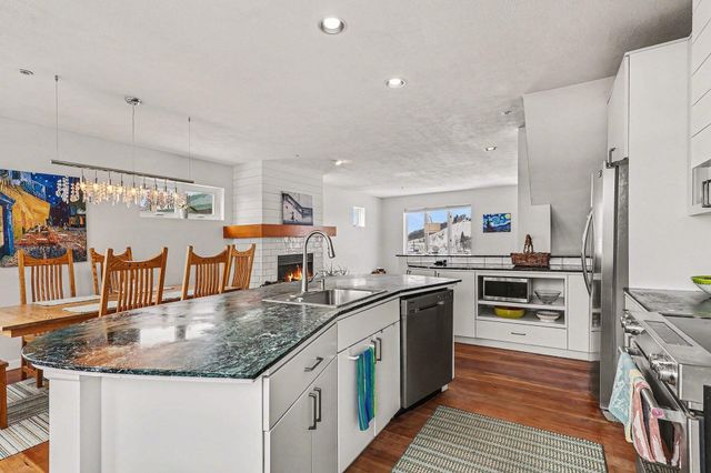 110 N Harbor 310, Grand Haven, MI 49417