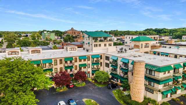 110 N Harbor 310, Grand Haven, MI 49417