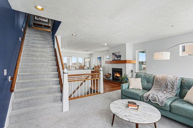 110 N Harbor 310, Grand Haven, MI 49417