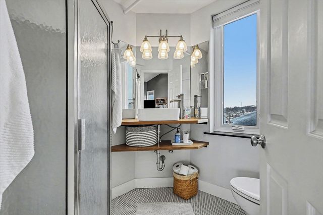 110 N Harbor 310, Grand Haven, MI 49417