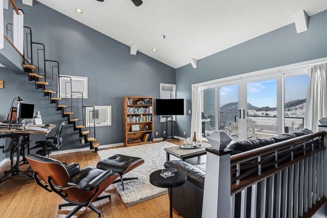 110 N Harbor 310, Grand Haven, MI 49417