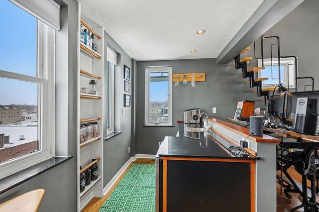 110 N Harbor 310, Grand Haven, MI 49417