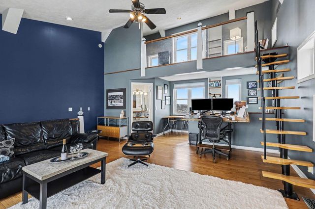 110 N Harbor 310, Grand Haven, MI 49417