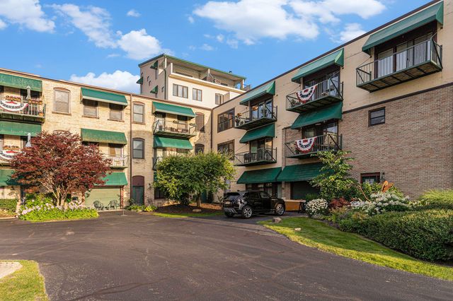 110 N Harbor 310, Grand Haven, MI 49417