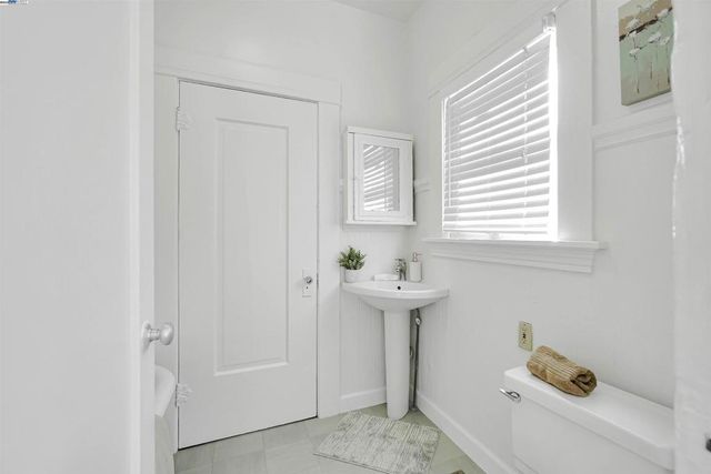 1781 B St, Hayward, CA 94541