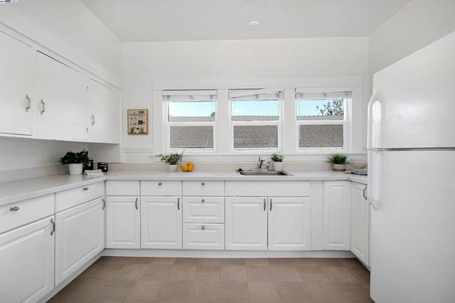 1781 B St, Hayward, CA 94541