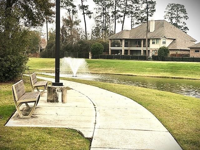 30910 Laurel Creek Lane, Conroe, TX 77385