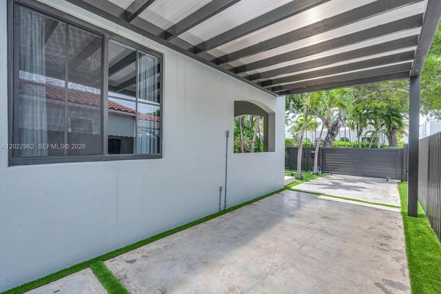 1852 SW 10th St, Miami, FL 33135