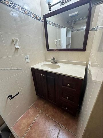 1801 S Treasure Drive 112, North Bay Village, FL 33141