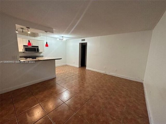 1801 S Treasure Drive 112, North Bay Village, FL 33141