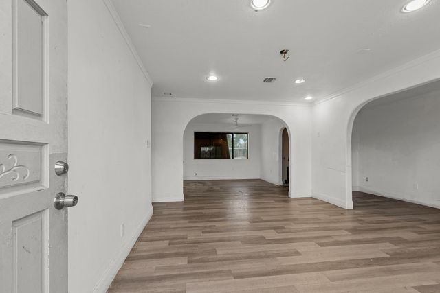 7690 52nd Ave, Sacramento, CA 95828