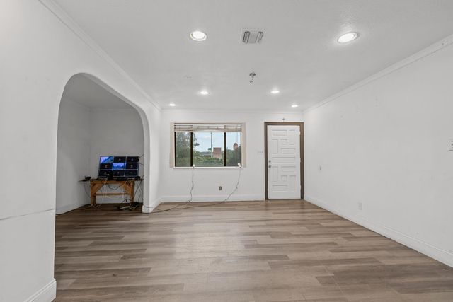 7690 52nd Ave, Sacramento, CA 95828