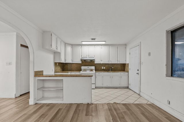 7690 52nd Ave, Sacramento, CA 95828