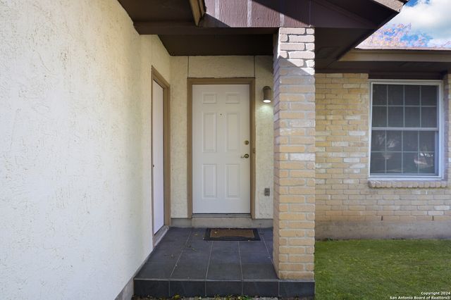 6619 Honey Hill, San Antonio, TX 78229