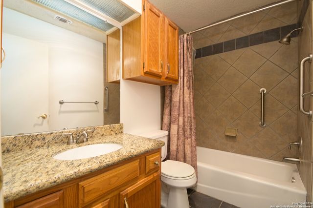 6619 Honey Hill, San Antonio, TX 78229