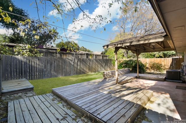 6619 Honey Hill, San Antonio, TX 78229
