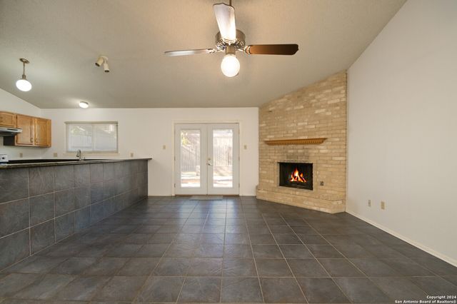 6619 Honey Hill, San Antonio, TX 78229